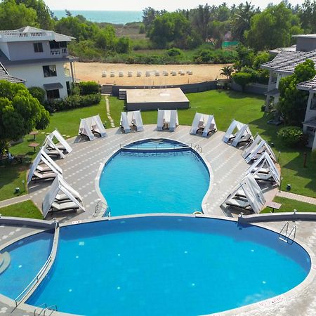 Regenta Baywatch Resort, Goa Benaulim Eksteriør billede